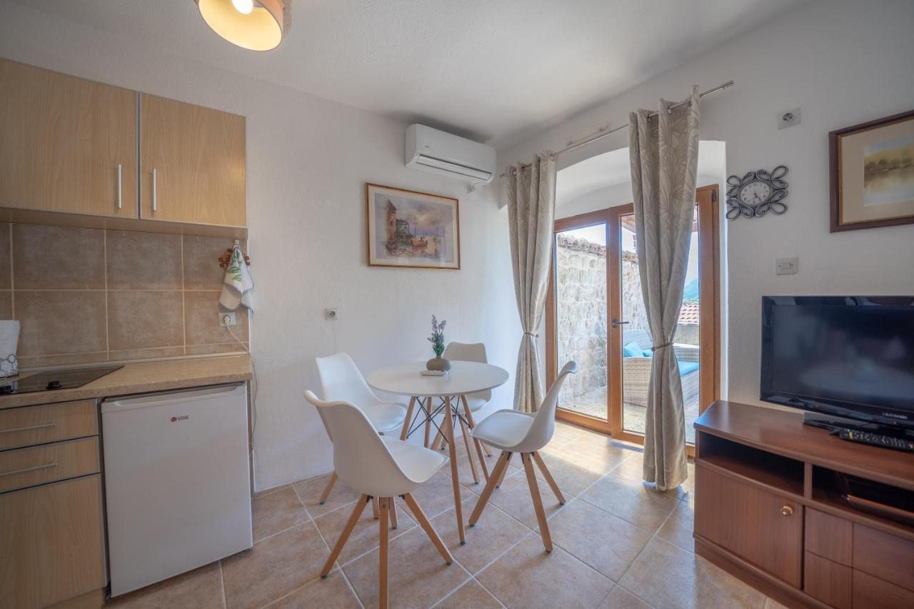 Apartments Franovic Perast Exterior photo